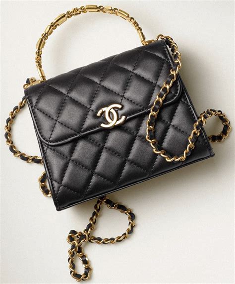 Here Are Some Adorable Clutch With Chain Bags From Chanel’s 